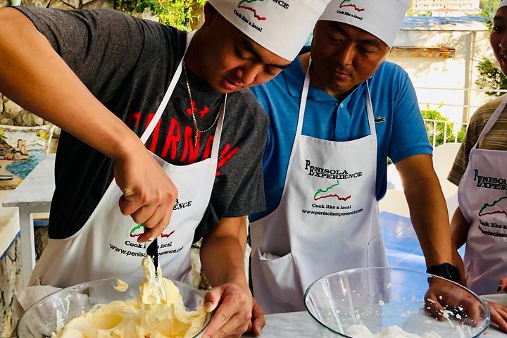 Sorrento: Cook Like a Local with a Stunning Sea View