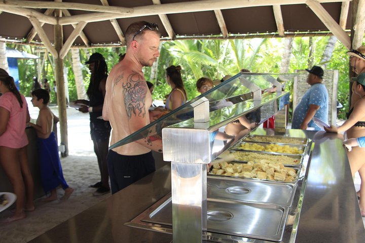 Saona Island Day Trip From Punta Cana with Lunch and Open Bar