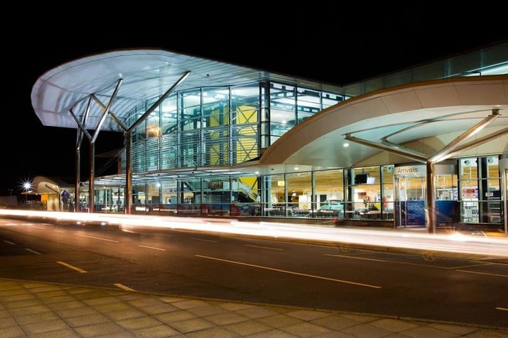 Private Guernsey Arrival Transfer - Airport to Hotel / Accommodation