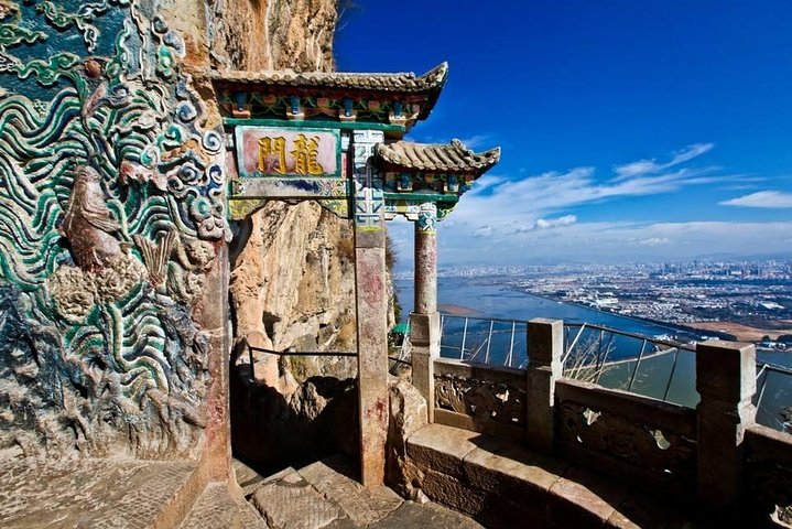 1-Day Private Tour:Stone Forest and Western Hill(Dragon Gate) from Kunming