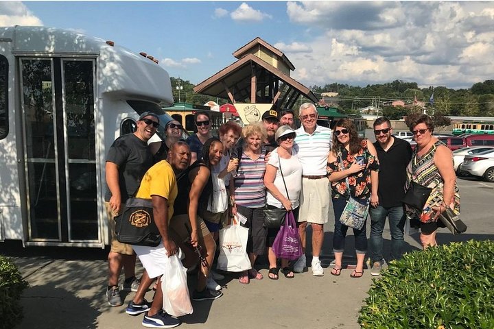 Famous Moonshine & Wine Tour From Pigeon Forge
