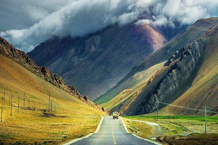 LEH LADAKH TOUR (5 Nights /6 Days)