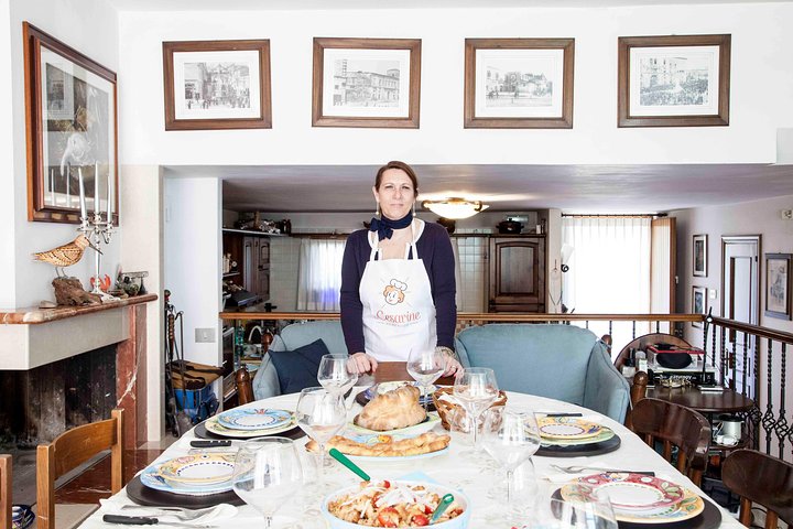 Lunch or dinner and cooking demo at a local's home in Pescara