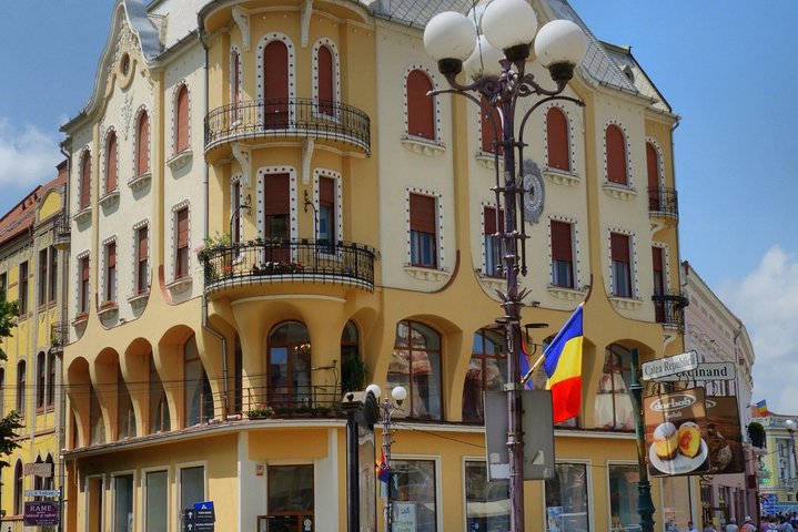 3-Hour Cultural Walking Tour of Oradea