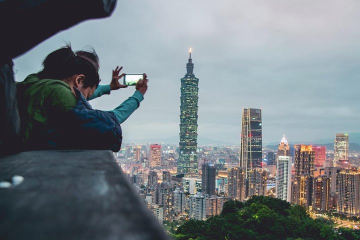 Private Custom Taipei Layover Tour from TPE airport