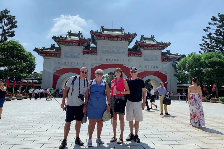Private Custom Taipei Layover Tour from TPE airport