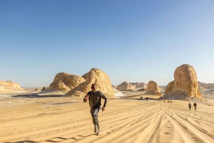 2-Day Bahariya Oasis White and Black Overnight Camping Jeep Tour