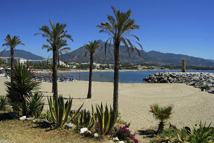 Private Transfer from Antequera to Malaga (AGP) Airport