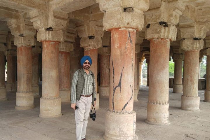 Gwalior tour with fort & beautiful palaces.