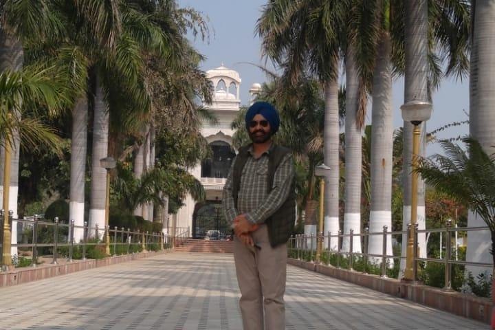 Gwalior tour with beautiful sites of historical monuments