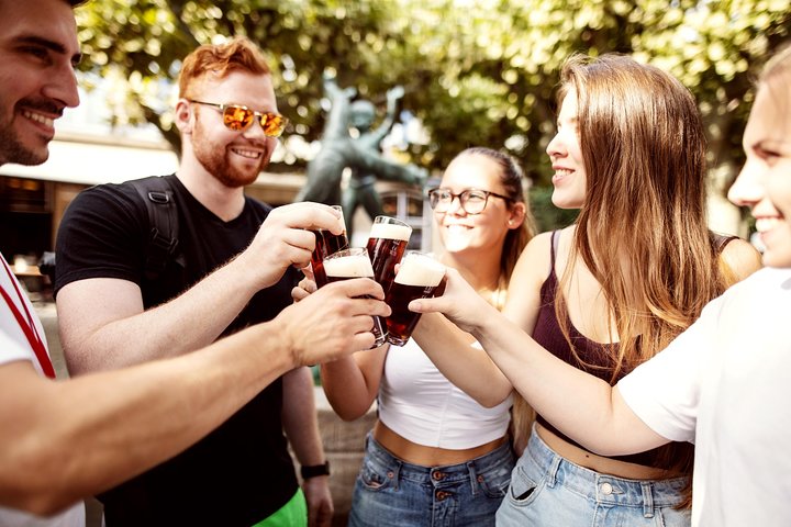 Brewery Tour Düsseldorf in English (inc. 3 beer)