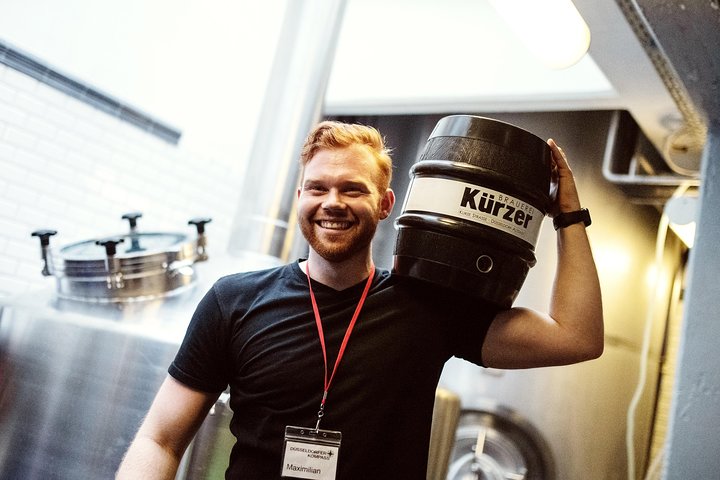 Brewery Tour Düsseldorf in English (inc. 3 beer)