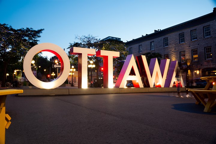 Ottawa Premium Night Driving Tour with River Cruise