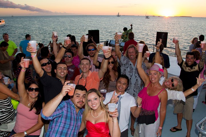 Key West Sunset Cruise: Dinner, Live Music & Drinks Included
