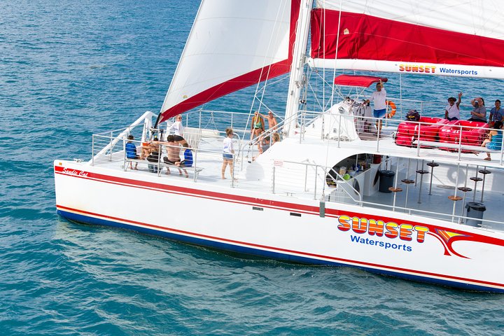 Key West Signature Sunset Sail with Live Music, Open Bar & Food