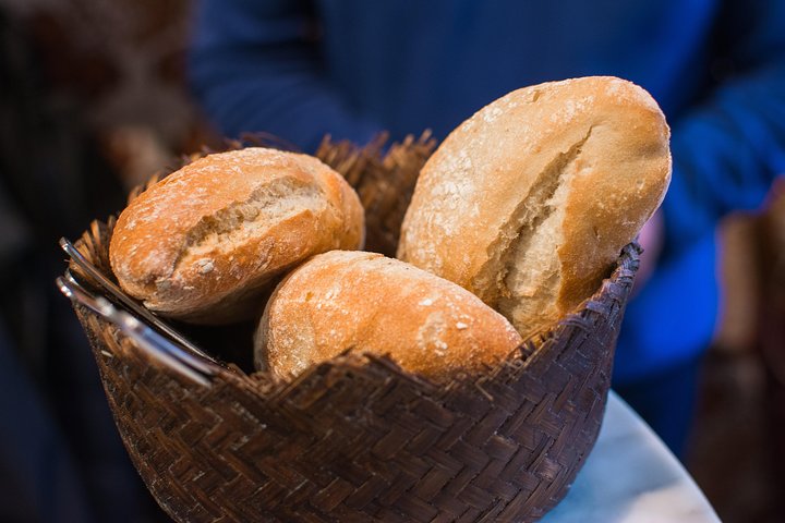 Madrid Tapas & Wine Tasting Food Tour – Small Group Local Bars
