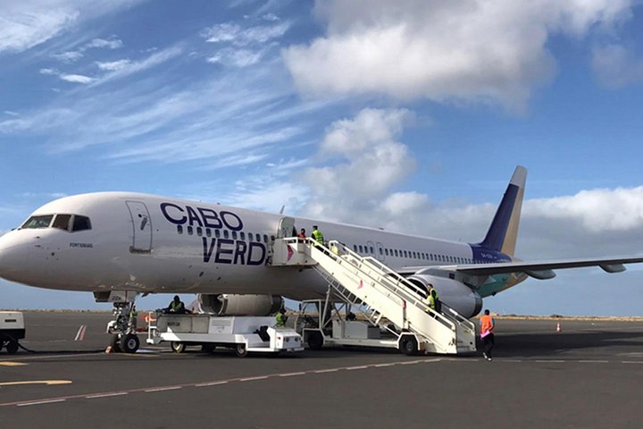 Sal Island Private Airport Transfer: SID Airport to Santa Maria