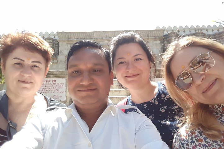Lucknow Sightseeing with Tour Guide - Custom Hours, Itinerary