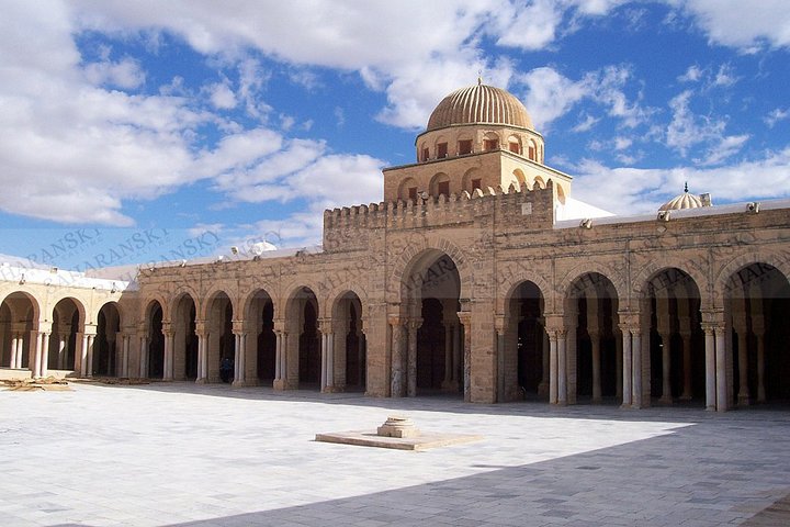Kairouan and El Jem with optional Monastir Private Day Tour