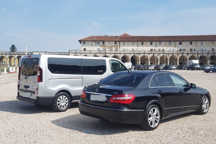 Bristol Airport (BRS) to Bristol - Round-Trip Private Transfer