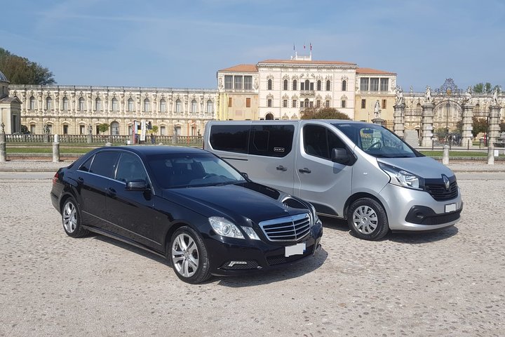 Bristol Airport (BRS) to Bristol - Round-Trip Private Transfer