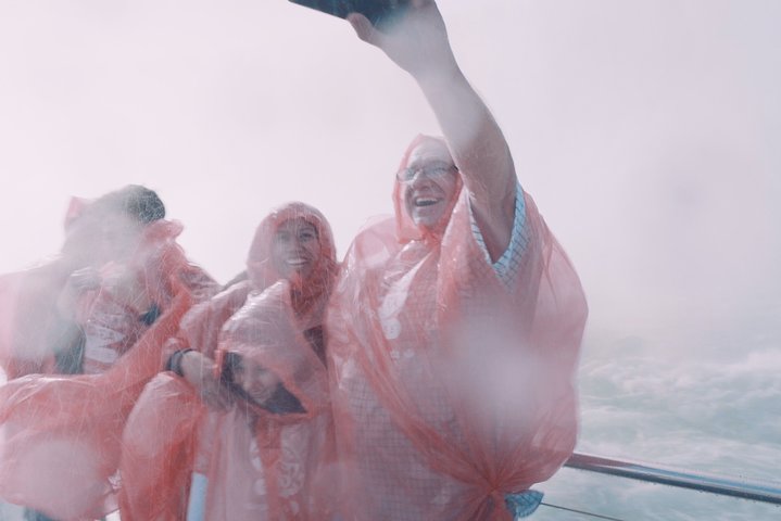Niagara Falls Canada Tour: Helicopter, Boat Cruise & Journey