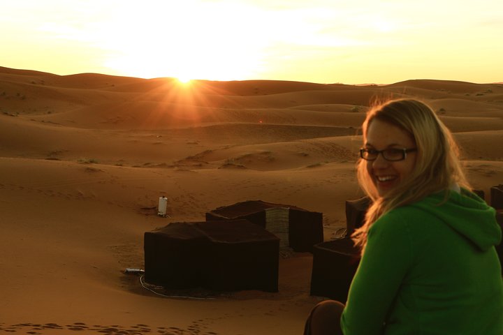 Merzouga: Overnight in luxury desert camp with Camel Ride, meals & sandboarding