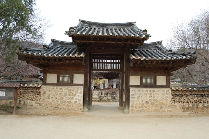 Day Trip to Yongin Daejanggeum and Korean Folk Village from Seoul
