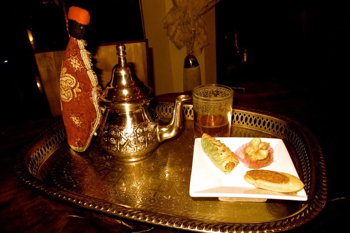 Merzouga: Overnight in luxury desert camp with Camel Ride, meals & sandboarding