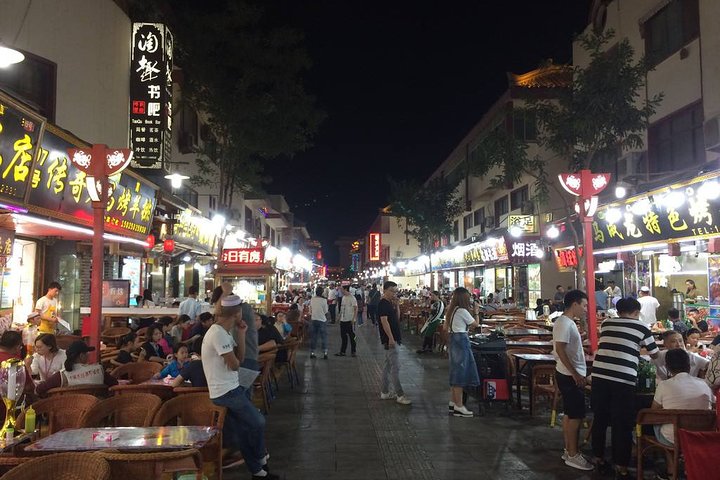 1-Day Dunhuang Tour to Crescent Lake,Mogao Grottoes and Shazhou Night Market
