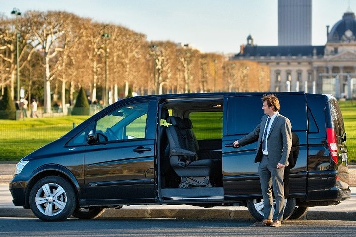 Brussels airport transfer (BRU)  from or to Bruges (Van 7 pax)
