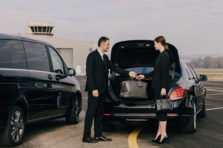 Brussels Airport Transfer (BRU) to or from Brussels (Sedan)