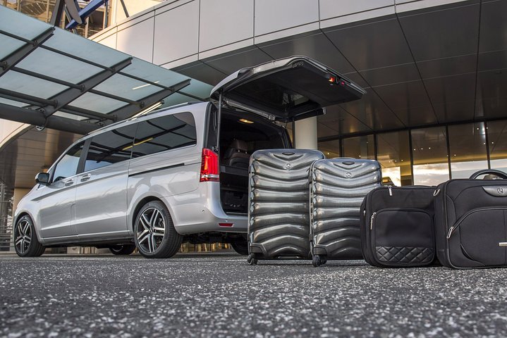 Brussels airport transfer (BRU)  from or to Bruges (Van 7 pax)