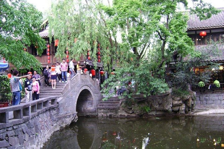 Private Chengdu Highlights Day Trip: Panda Base and City from Chongqing by Train