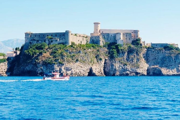 "Riviera di Ulisse" tour from Sperlonga to Gaeta