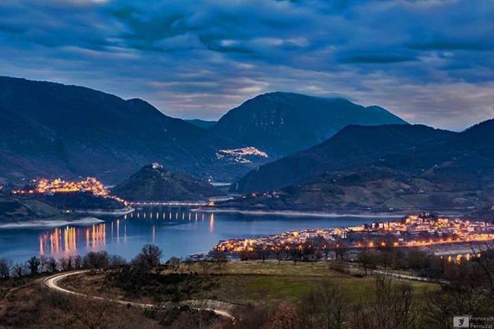 Hike Lake Castle and Good Food!