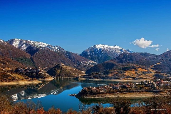 Hike Lake Castle and Good Food!