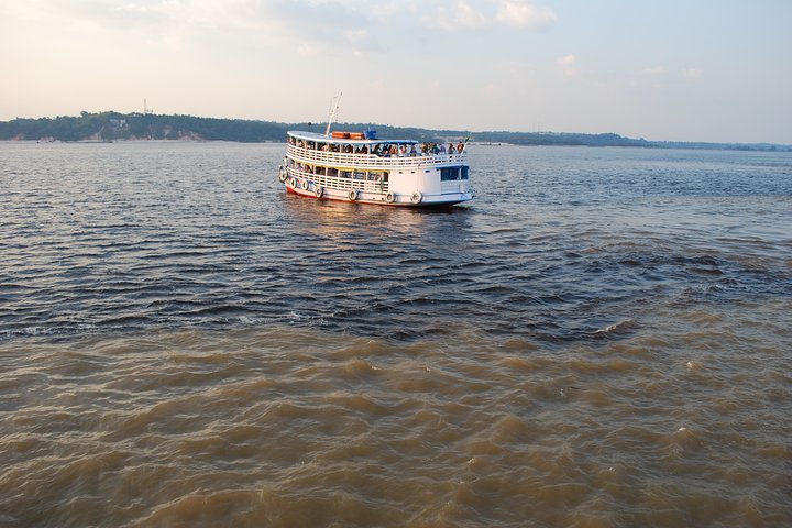 Amazon Experience: meet a native village and swim with porpoises