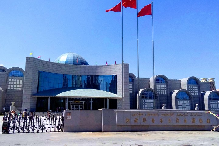 Urumqi Private City Tour with English Speaking Driver Service