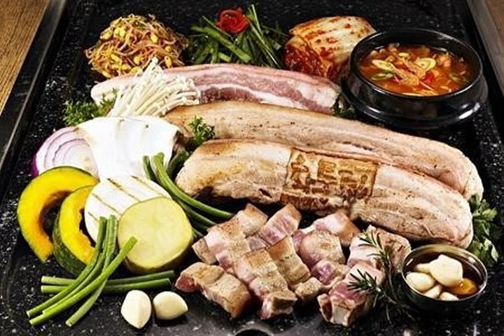 Full-day Customizable Private Seoul Highlight Tour