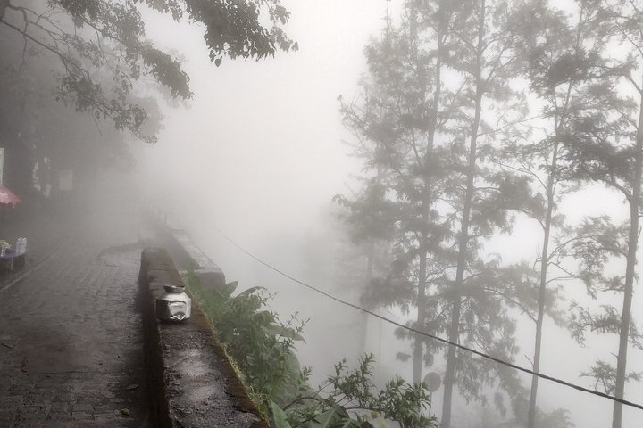Sinhagad Fort Trip (Guided Half Day Sightseeing Tour)