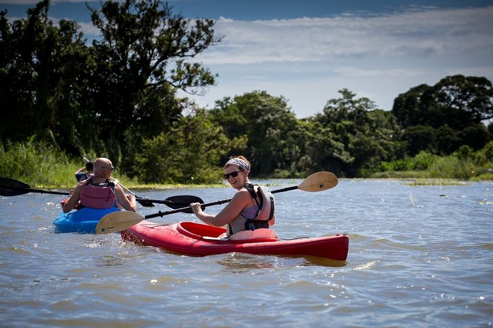 Las Isletas 2-Hour Kayak Adventure in Granada with Pickup