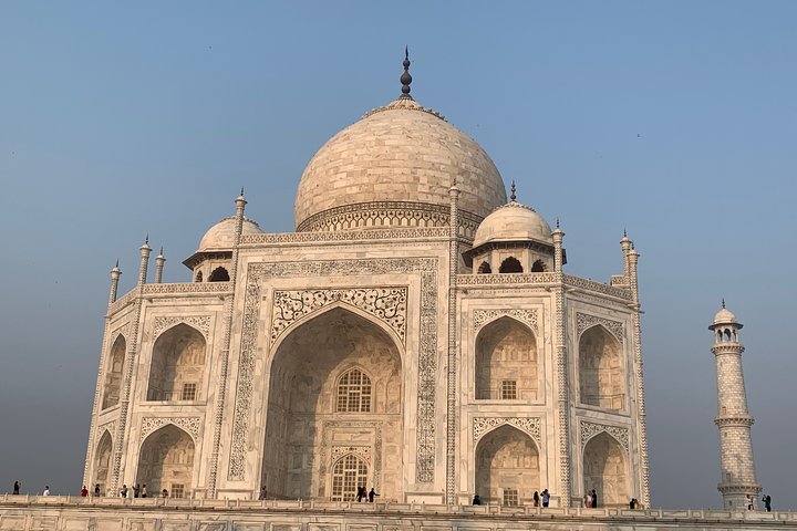 Same Day Taj Mahal Tour by Flight from Mumbai, Pune or Chennai