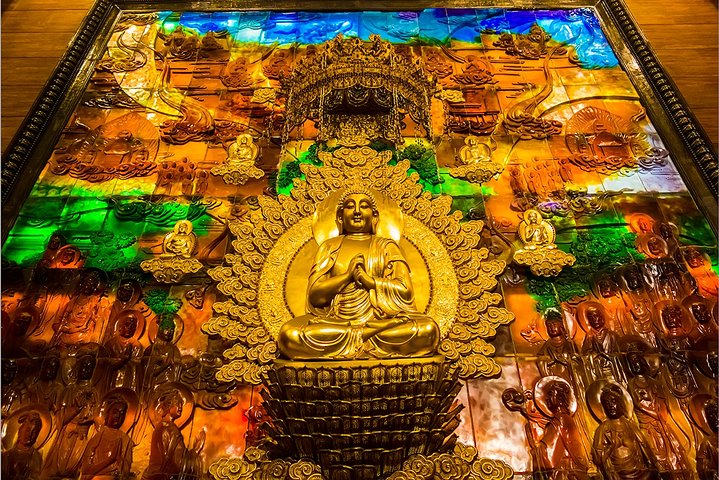 Wuxi Lingshan Buddhist Scenic Spot and Tai Lake Private Tour
