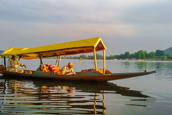 Srinagar Splendors: A Private City Tour