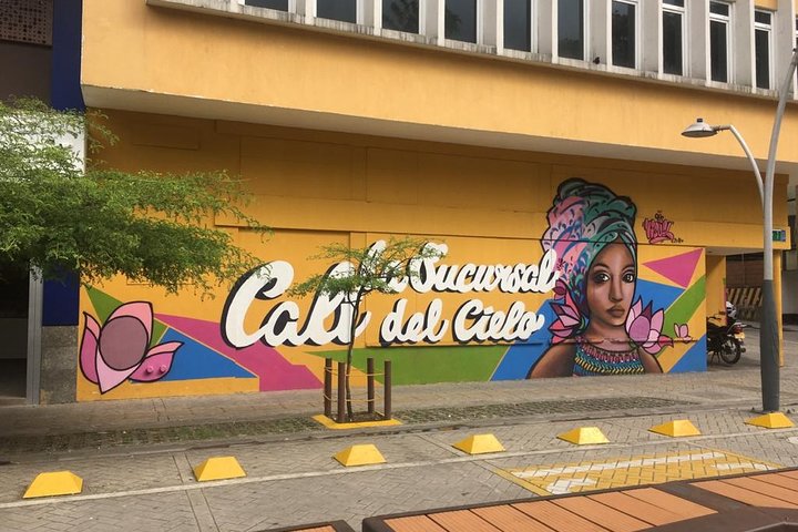 Cristo Rey, Tertulia Museum and Downtown Cali City Tour