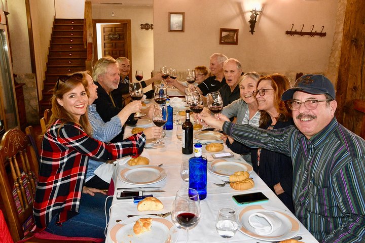 Exclusive tour: Ribera del Duero "like a native", with lamb in a wood oven