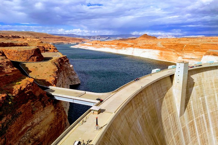 Antelope Canyon & Horseshoe Bend Day Tour with Lunch, Free WiFi