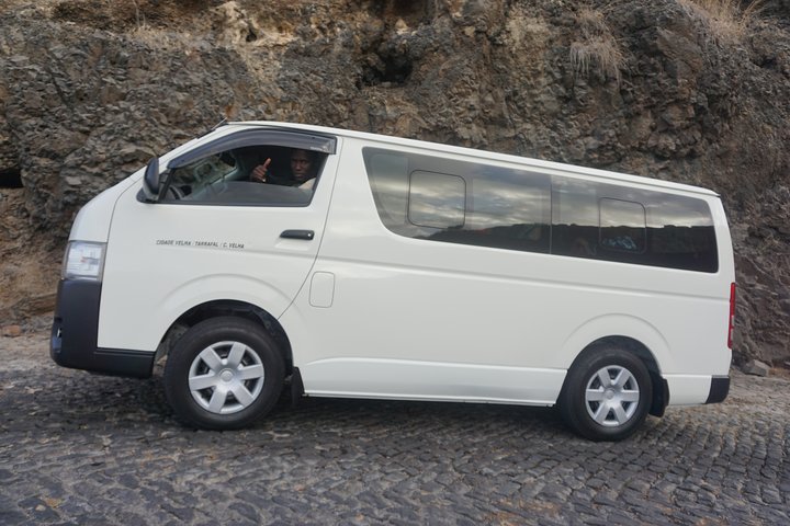 Santiago Island: Private Airport Transfer to Praia or Vice Versa