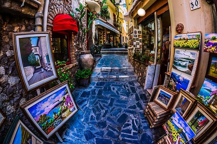 Taormina and Castelmola private and guided tour with Arancino